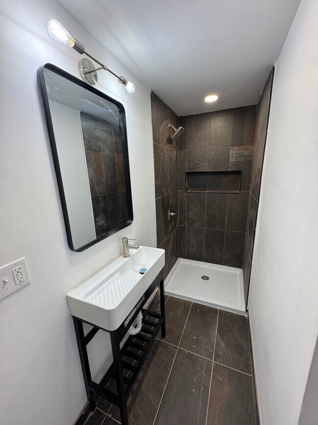 Foto del edificio - 839 S Jackson St