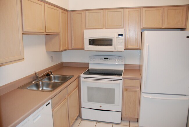 Foto del edificio - 249 W Ct of Shorewood