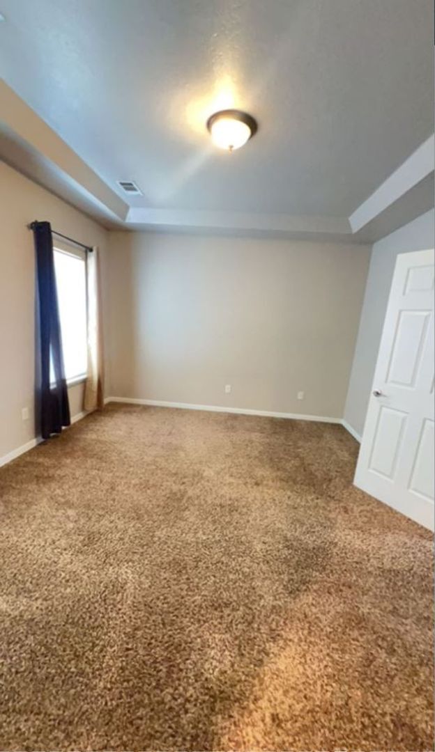 Foto del edificio - 3BED 2BATH - Garage, Yard & Laundry