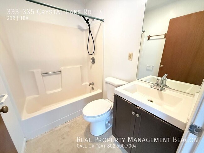 Foto del edificio - 333-335 Crystal Lake Rd-4