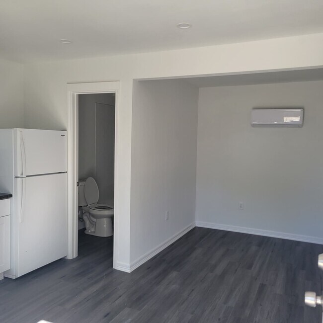 Foto del edificio - 4312 Crane St