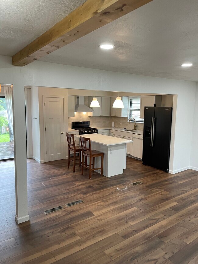 Building Photo - 1412 NW Wallingford Dr