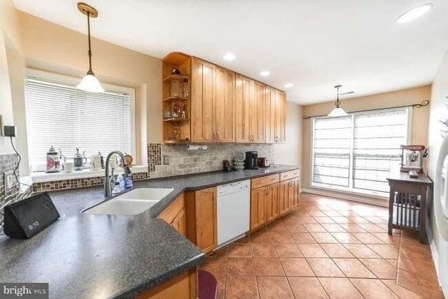 Building Photo - 21635 Weatherby Ln