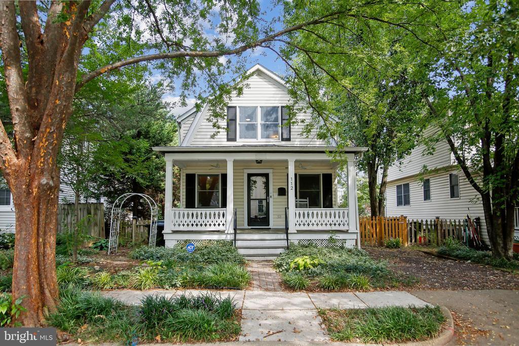 Foto principal - 112 E Walnut St