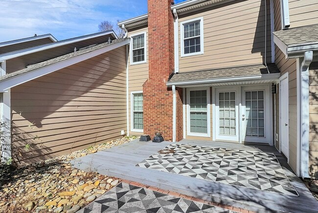 Building Photo - 9459 Kings Falls Dr