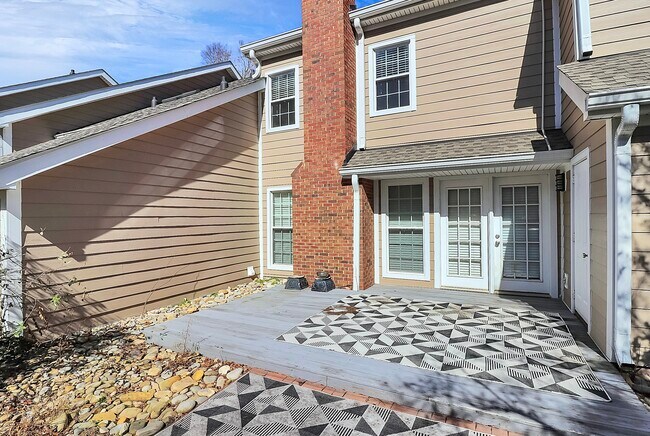 Foto del edificio - 9459 Kings Falls Dr