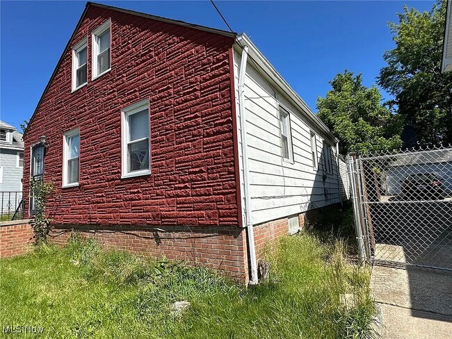 Foto del edificio - 13601 Beachwood Ave