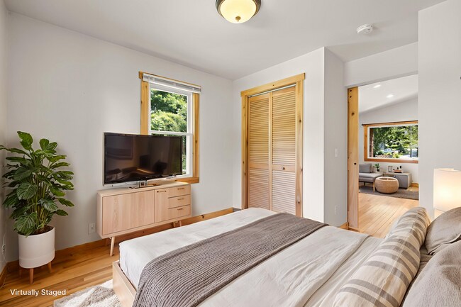 Foto del edificio - Unique 2-Bedroom, 1-Bathroom with Loft Spa...