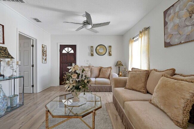 Foto del edificio - Prime Haines City Location | Move-In Ready 2BD/1BA Minutes from Hwy 27 | Section 8 Welcome