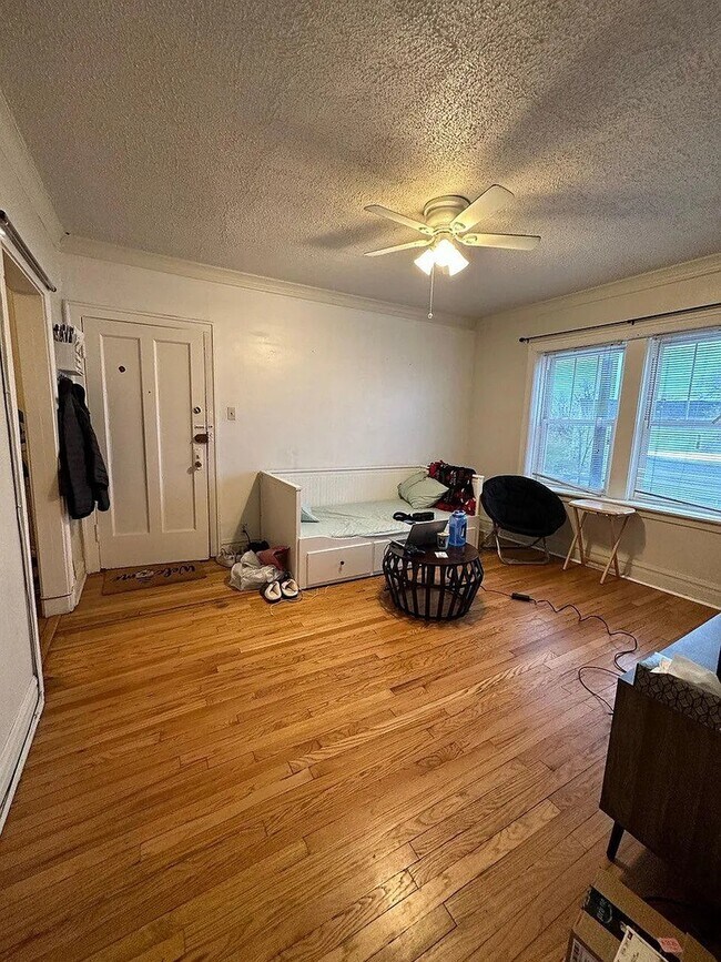 Foto del edificio - 3076 N Elston Ave