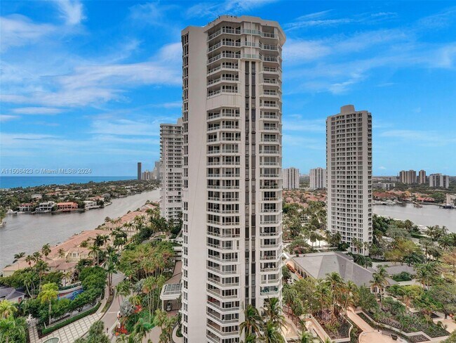 Foto del edificio - 21200 NE 38th Ave