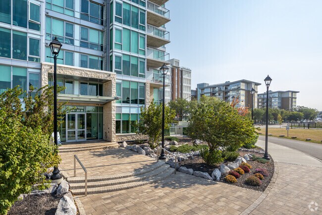 Photo du bâtiment - Central Tower Apartments