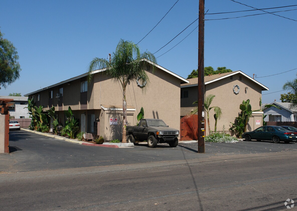 Foto principal - Lakeside Townhomes