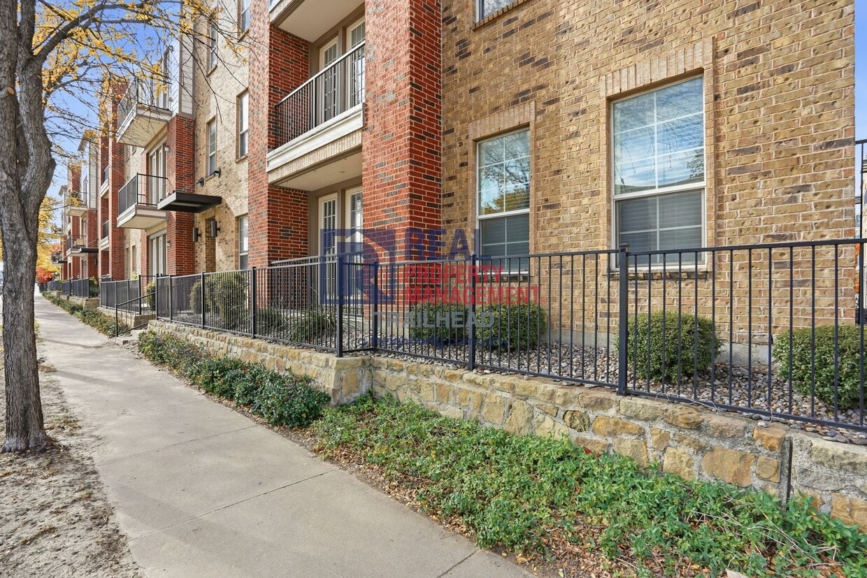 Gated Downtown Fort Worth Condo with Attached Garage - Gated Downtown Fort Worth Condo with Attached Garage