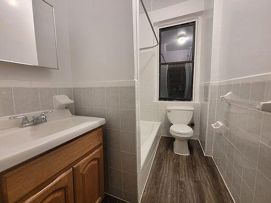 Foto del edificio - 2 bedroom in BRONX NY 10453