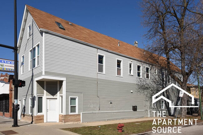 Building Photo - 3800 W Diversey Ave