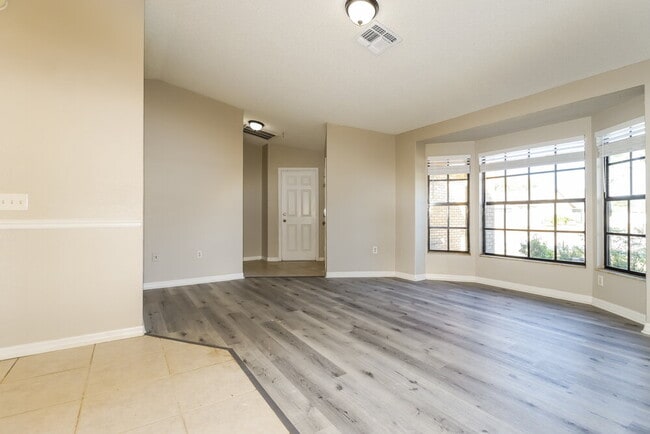 Building Photo - 4243 Tall Oak Ln