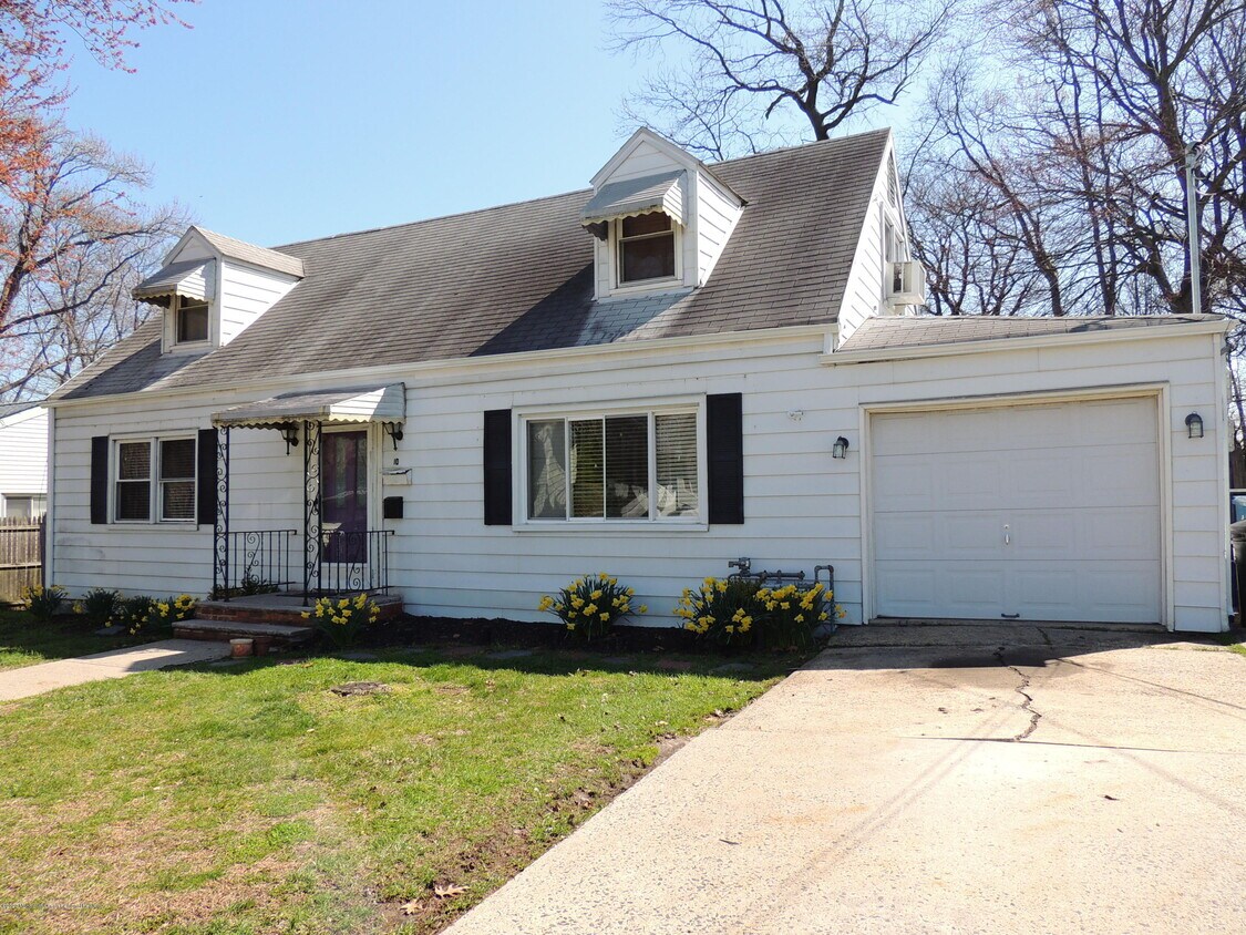 10 Ann Ct, Hazlet, NJ 07730 Townhome Rentals in Hazlet NJ