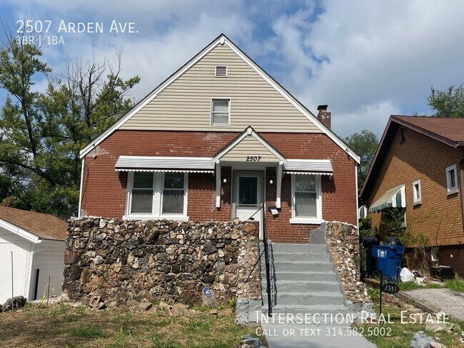 Building Photo - Completely Renovated 3 Bedroom w/Large Bac...