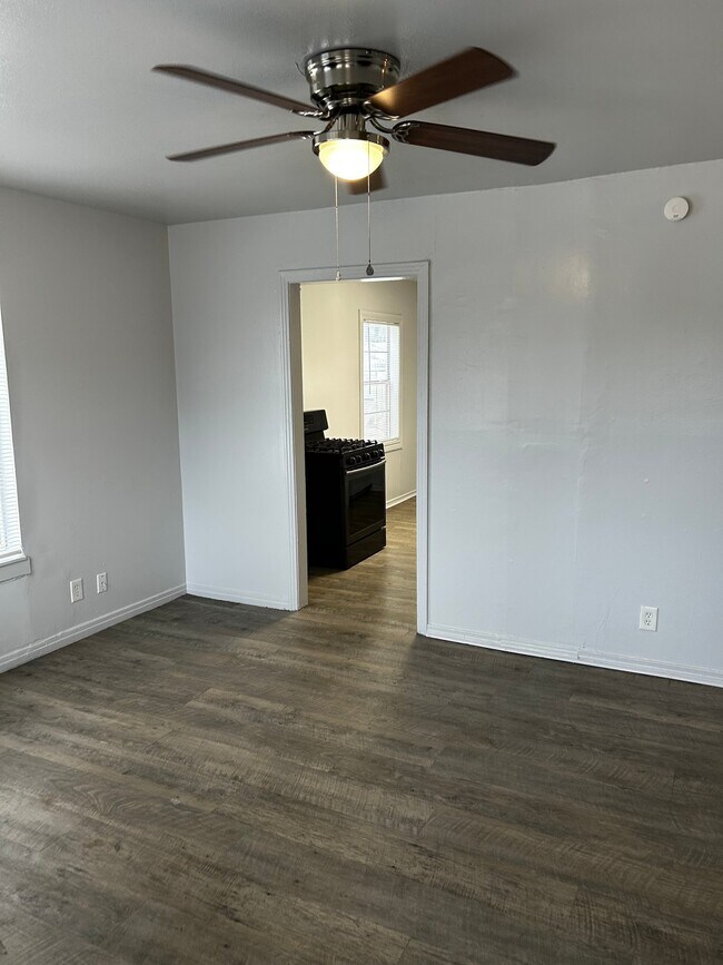 Foto del edificio - 1628 N Woodland St