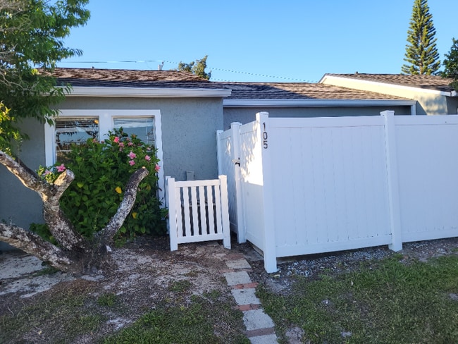 Photo - 105 Dorchester Square Townhome