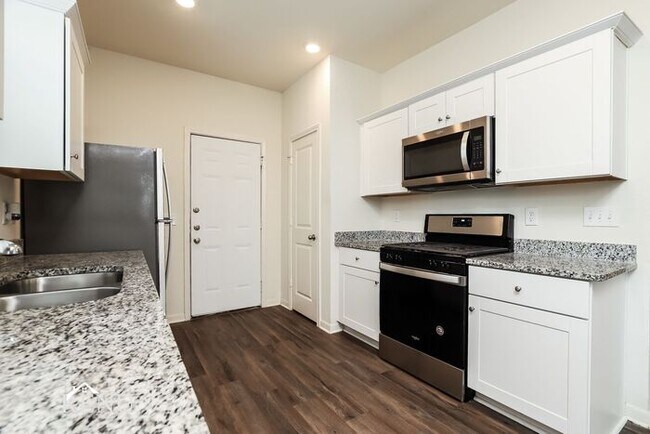 Foto del edificio - 5102 Dawn Break