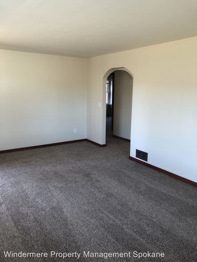 Foto del edificio - 3 br, 1.5 bath House - 208 E. Hoffman Ave
