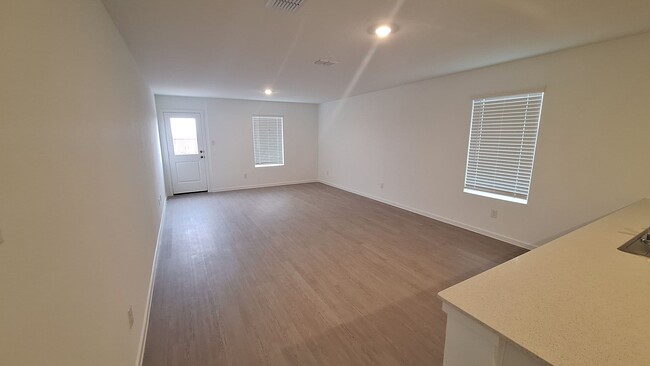 Building Photo - NEWLY BUILT 3 bedroom 2.5 Bath *1.5 MONTHS...