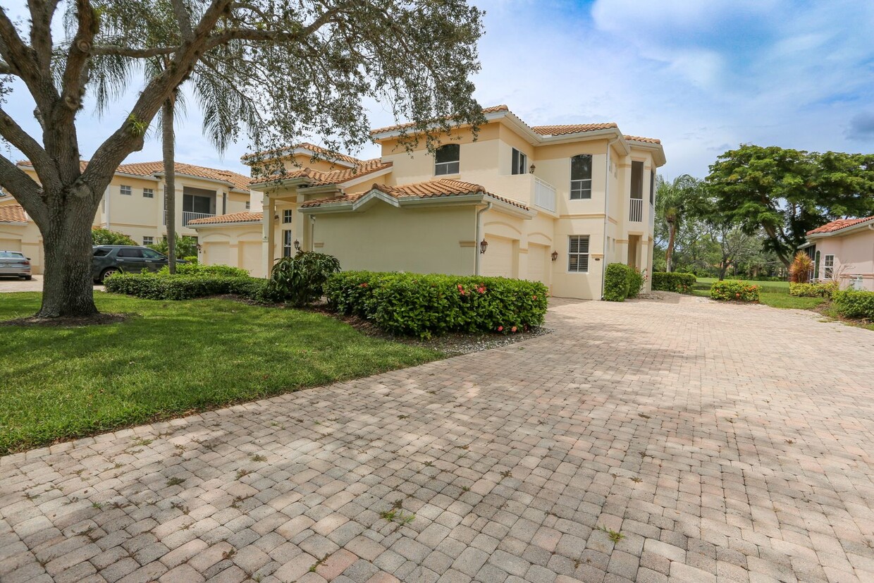 Primary Photo - ** GOLFER'S PARADISE** BEST GOLF TRANSFER ...