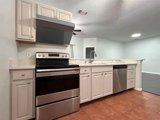 Building Photo - 1046 Whittier Cir