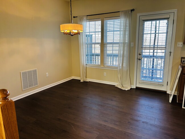 Dining room - 317 Broadstone Dr