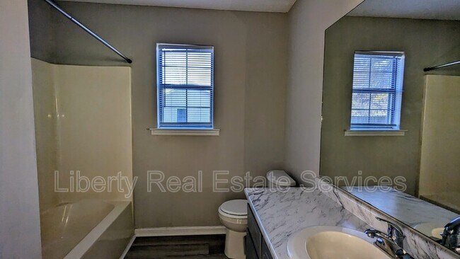 Foto del edificio - 122 Crosby Dr