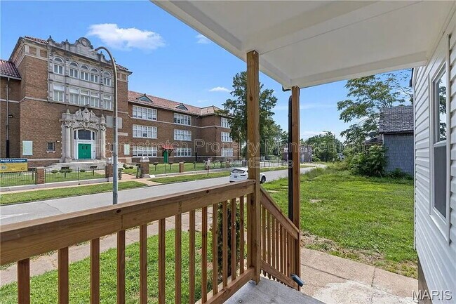 Building Photo - 5021 Davison Ave