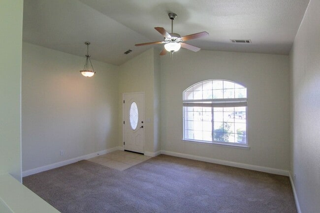 Building Photo - 4 Bedroom Mary Lake Home on Cul-De-Sac