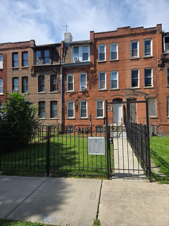 Facing front - 10508 S Maryland Ave