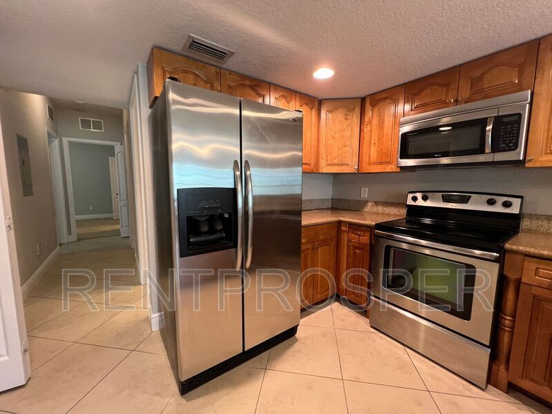 Foto principal - 3717 S Lake Orlando Pkwy
