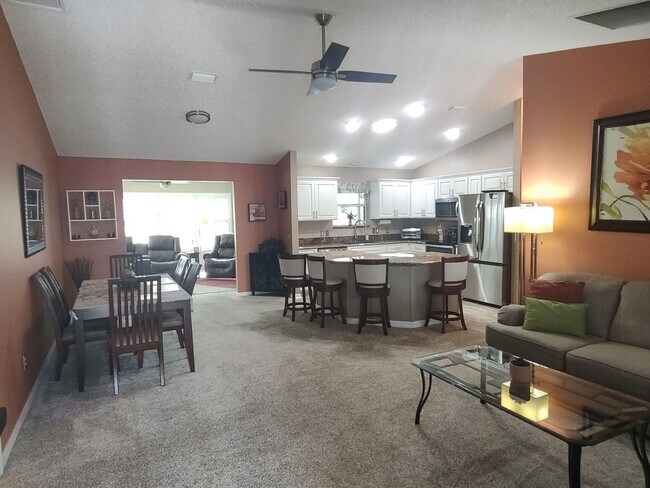 Building Photo - Furnish Single Family Home in The Villages