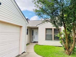 Building Photo - 3123 Sam Houston Dr