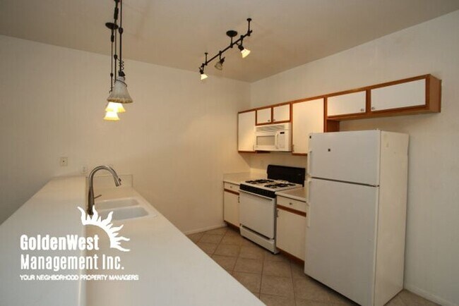 Building Photo - 4960 Harrison Dr