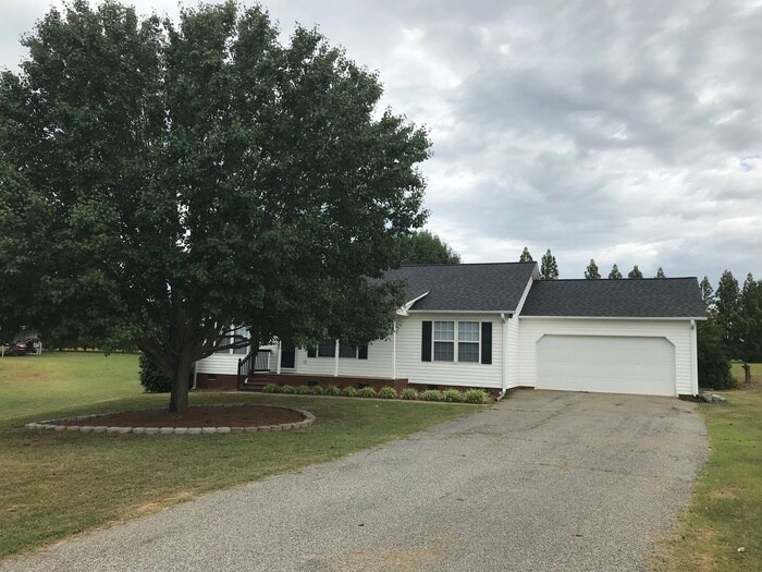 Primary Photo - Amazing Home in Chesnee, SC 29323