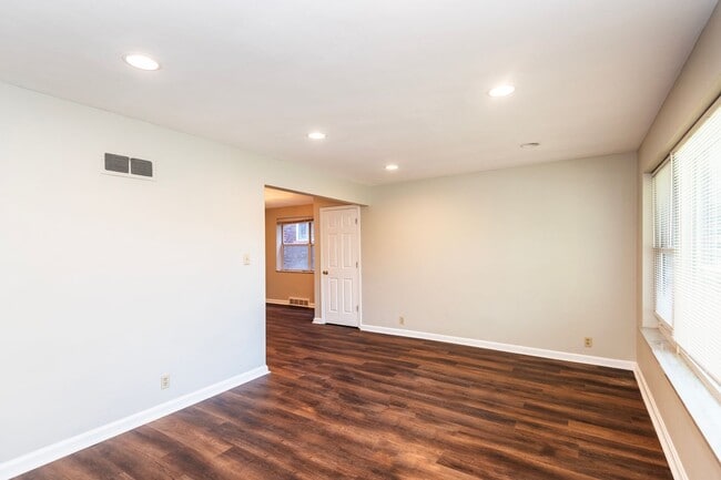Building Photo - 6209 Loran Ave