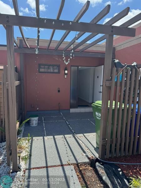 Foto principal - 1641 Fairway Rd