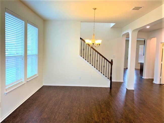 Foto del edificio - 13700 Montpelier St