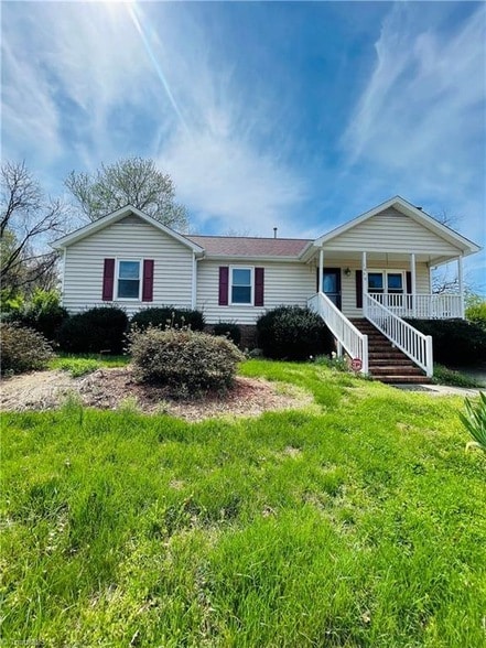 Building Photo - 1650 Hill Ct