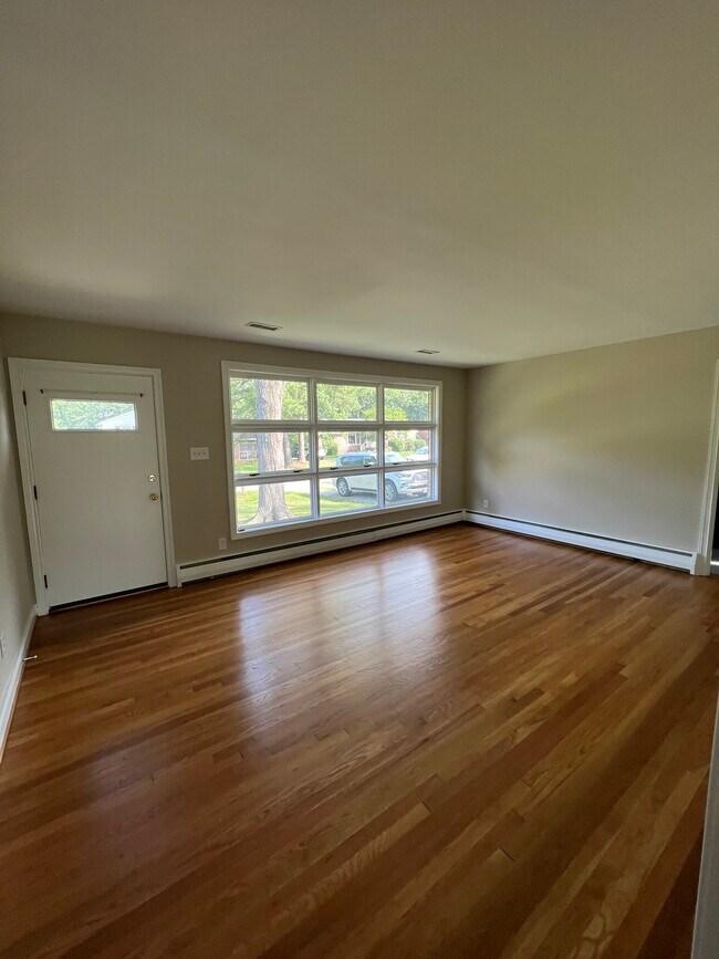 Sala de estar - 2207 Manlyn Rd