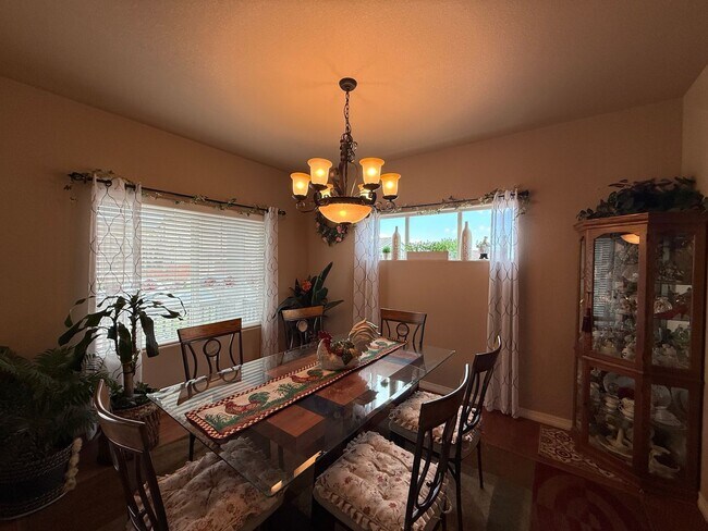 Foto del edificio - 6 Bed 4 Bath Home with 4,913 Sqft Near Peterson Space Force Base & Schriever Space Force Base!!!