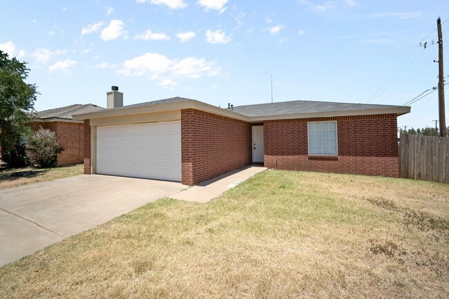 Building Photo - South Lubbock living at its finest!