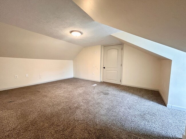 Building Photo - Charming 3 Bedroom Lancaster Home with Yard and Laundry Hookups!