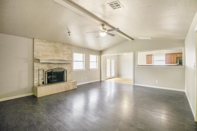 Foto del edificio - Nice 3 Bed, 2 Bath, 2 Car in Edmond