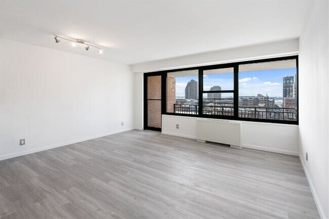 Foto del edificio - 135 Montgomery St